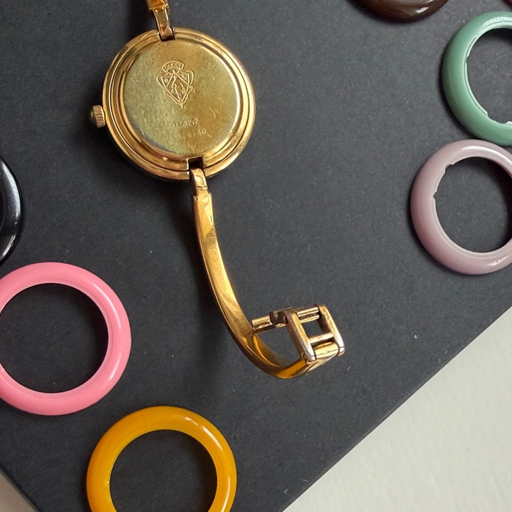 Gucci Gold Tone Bracelet Watch with Interchangeable Color Bezels - Picture 9 of 16